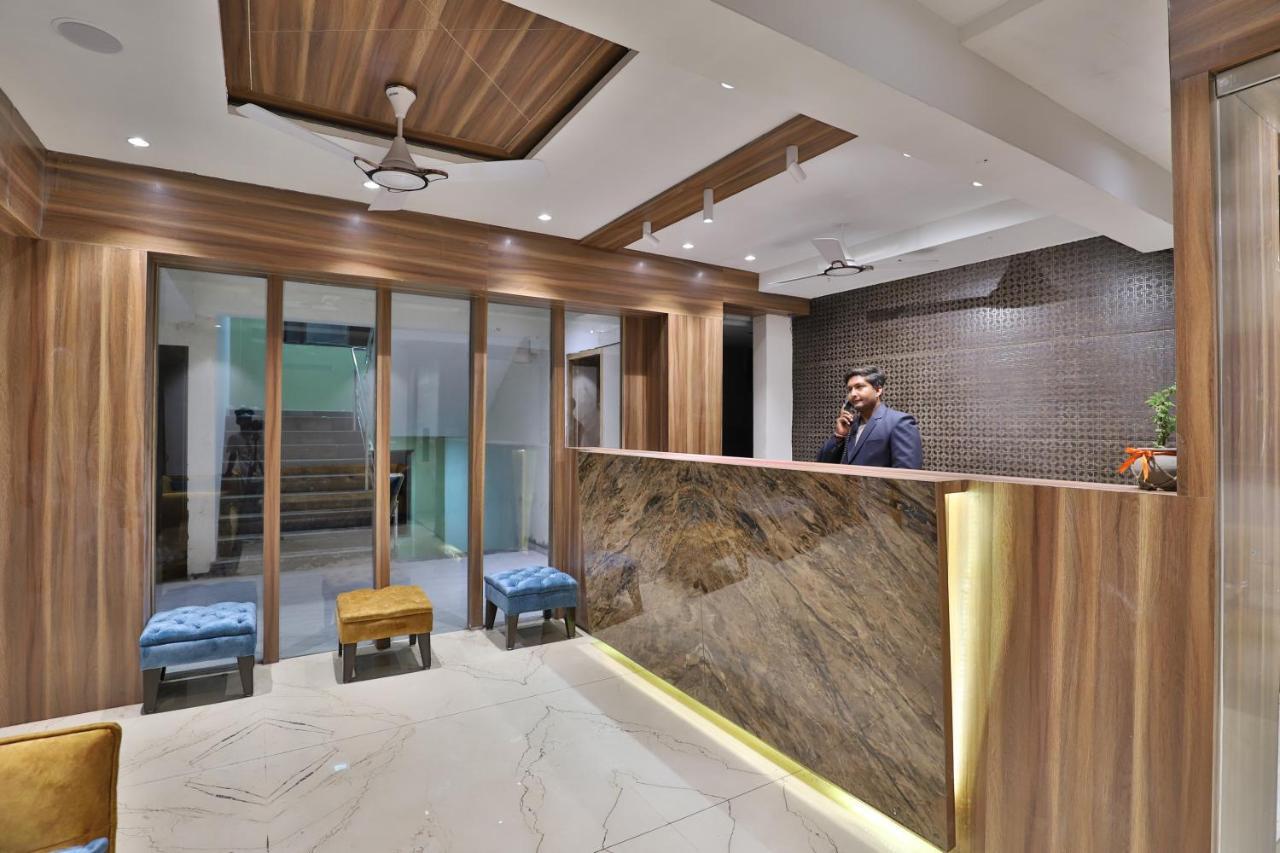 Hotel Privya Rooms And Banquet Surat Zewnętrze zdjęcie
