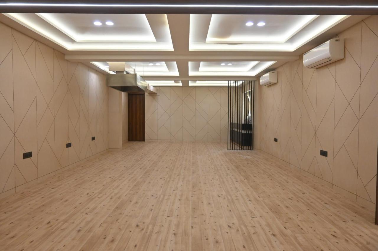 Hotel Privya Rooms And Banquet Surat Zewnętrze zdjęcie