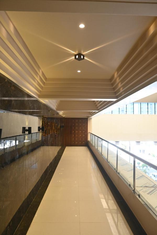 Hotel Privya Rooms And Banquet Surat Zewnętrze zdjęcie