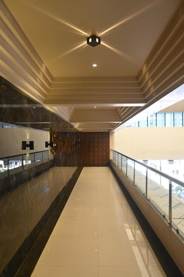 Hotel Privya Rooms And Banquet Surat Zewnętrze zdjęcie