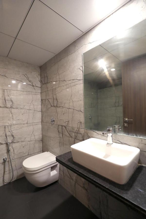 Hotel Privya Rooms And Banquet Surat Zewnętrze zdjęcie