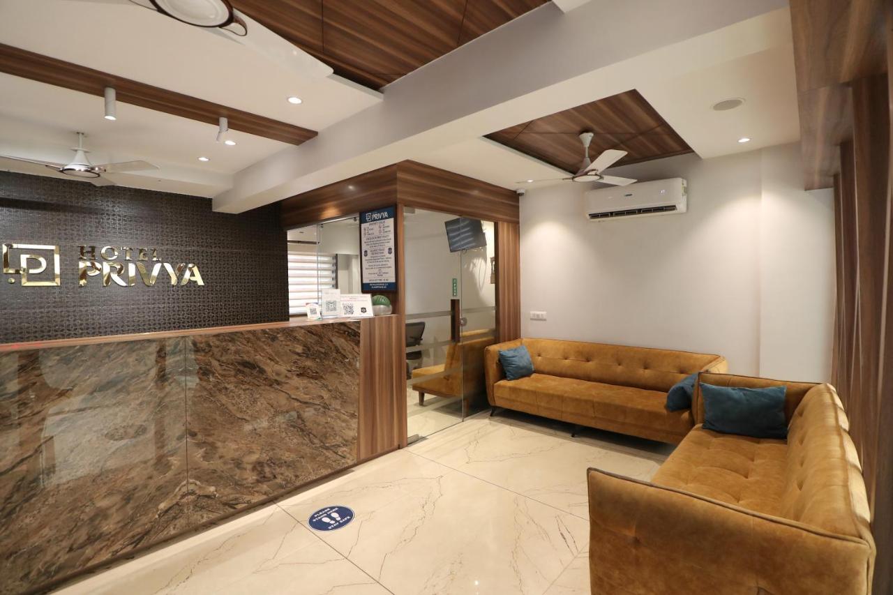 Hotel Privya Rooms And Banquet Surat Zewnętrze zdjęcie